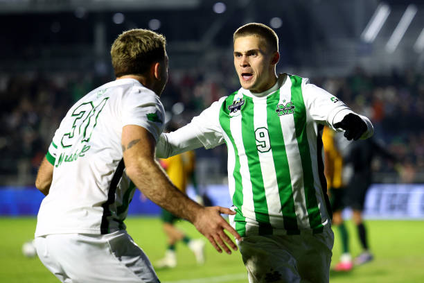 曝泽卡成山 曝泽卡成山